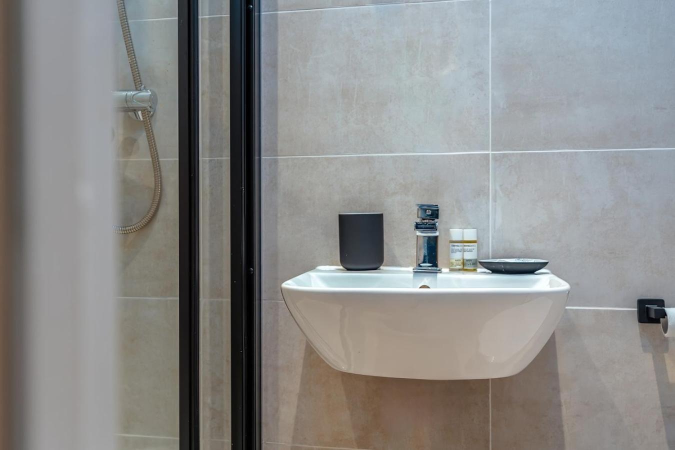 Balloon Residence: Modern Serviced Accomodation Бристоль Экстерьер фото